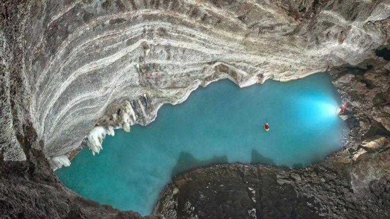 Shkencëtarët çekë zbulojnë në Leskovik liqenin termal nëntokësor më të madh në botë